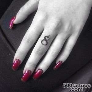 Number 8 tattoo on the middle finger Tattoo   Small Tattoos _18