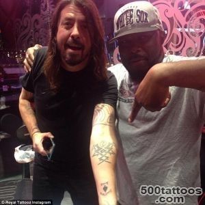 Foo Fighter#39s Dave Grohl unveils Ace of Spades tattoo tribute to _18