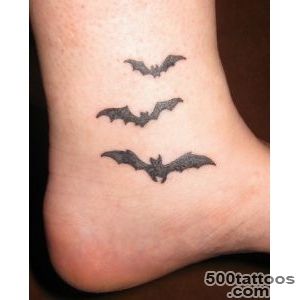 30 Cool Bat tattoo Designs For Men and Women_15