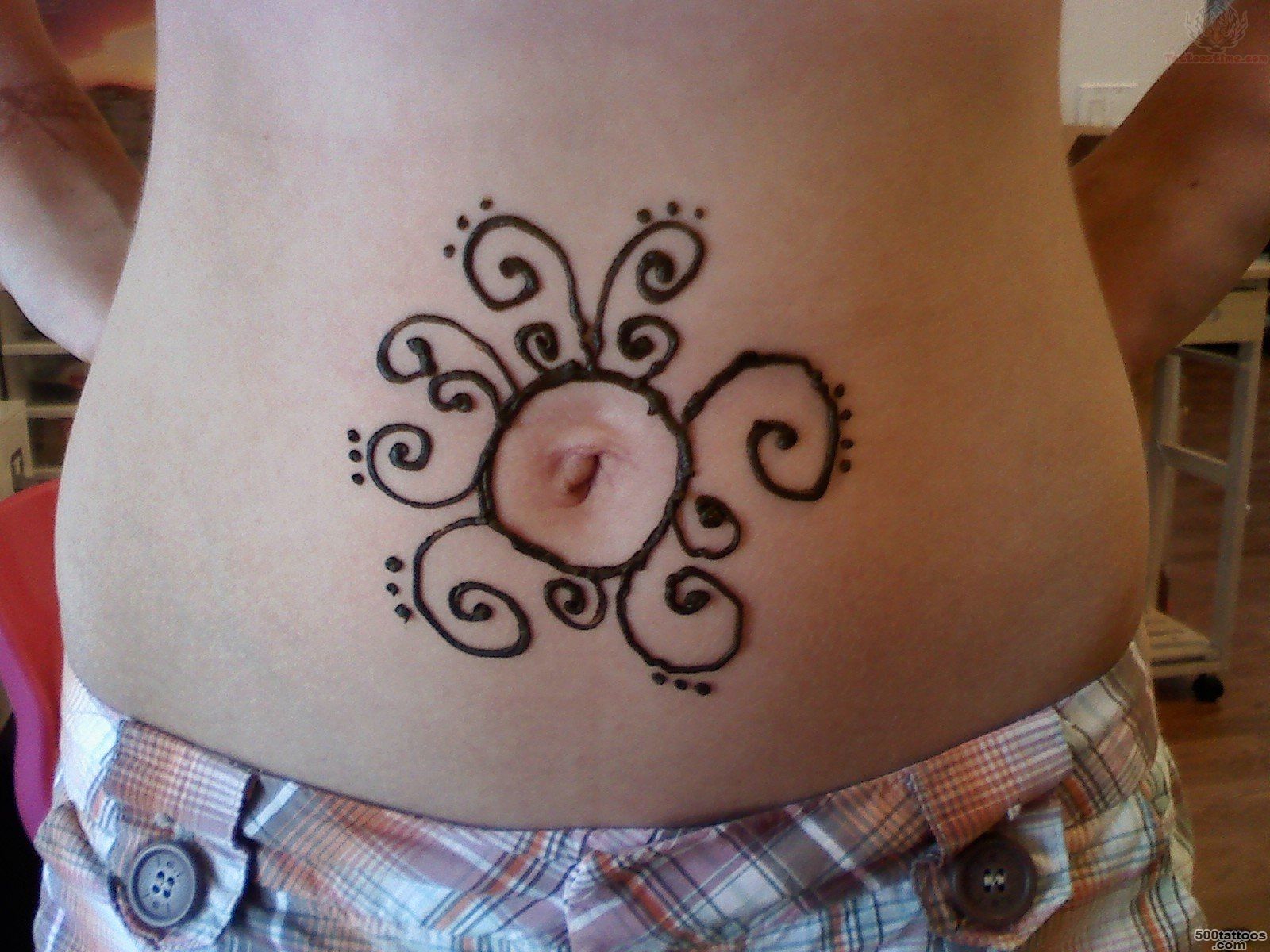 Henna-Tattoo-Around-Belly-Button--Tattoobite.com_19.jpg