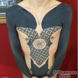Blackout-tattoos-are-the-new-trend-for-tattoo-lovers--Daily-Mail-_4jpg