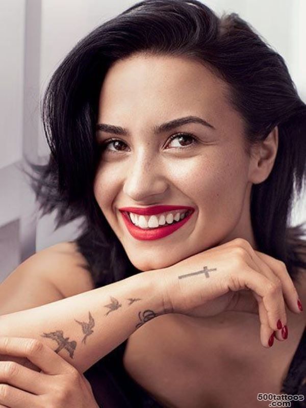 20 Unique Celebrity Women Tattoos To Get Inspired   Styleoholic_48