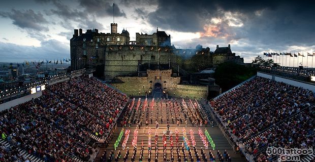 The-Royal-Edinburgh-Military-Tattoo-at-Castle-Esplanade-2017_40.jpg