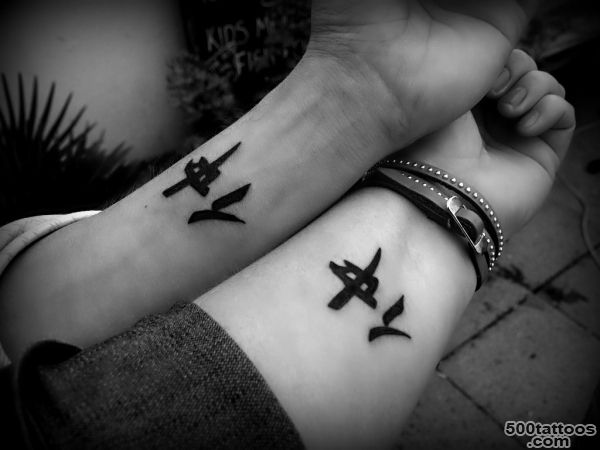 15 Cool Friendship Tattoos   SloDive_38