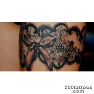 15 Gorgeous Garter Tattoos_8