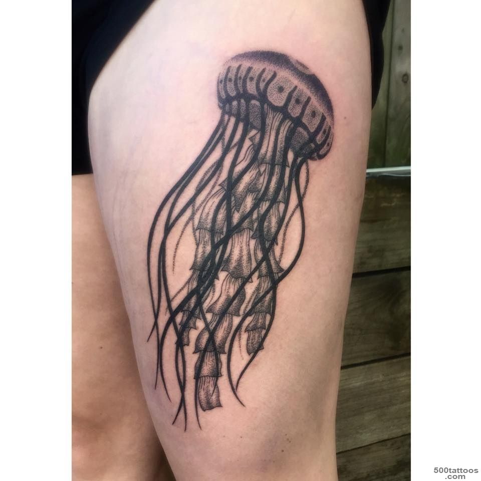 10+ Amazing Jellyfish Thigh Tattoos_40