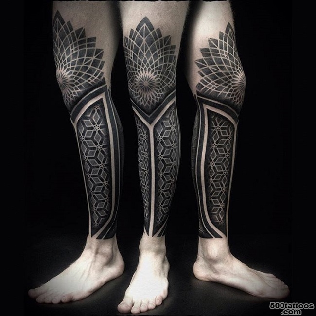 A refined leg tattoo using minimalist technique on the shoulder