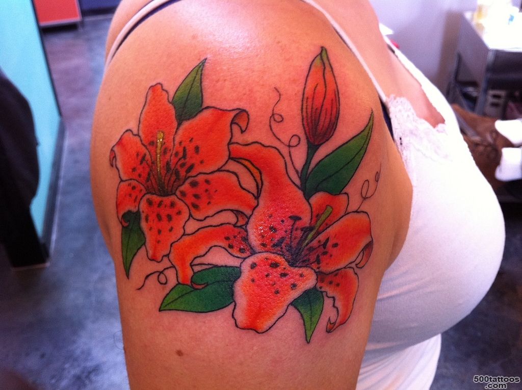 12 Cute Lily Tattoos   Plus Their History amp Meaning_48