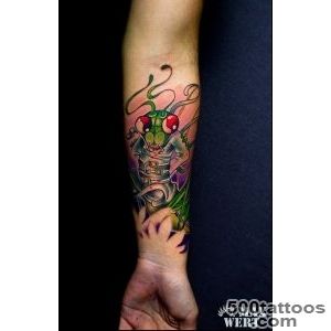 Mind Blowing Mantis Tattoo On Forearm_39