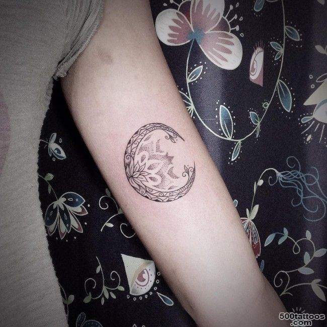 45 Hypnotic Patterns of Moon Tattoos_31