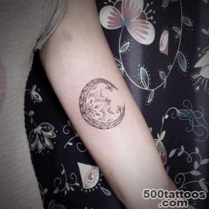 45 Hypnotic Patterns of Moon Tattoos_31