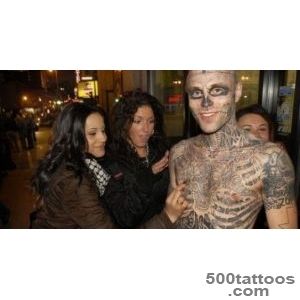 Man with extreme Tattoos and body Piercings turns to Islam _23