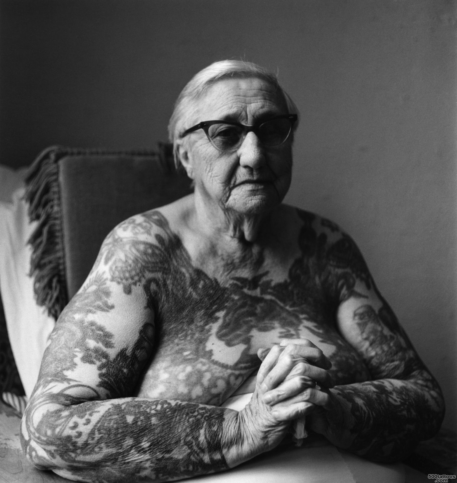 A History of Women and Tattoo  Ubersuper_31