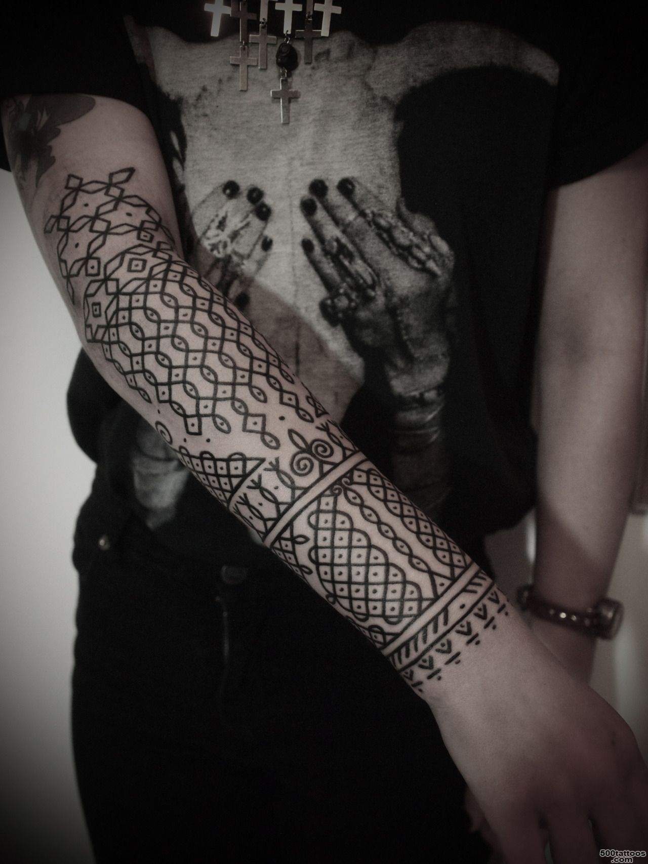 Arm-pattern-tattoo--Best-tattoo-ideas-amp-designs_5.jpg