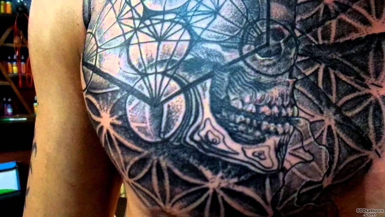 American Ritual Tattoo and Wunderkammer Curiosities   YouTube_4