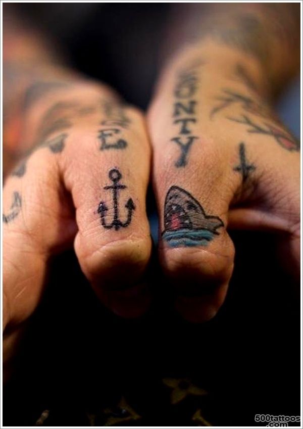 35 Most Popular Shark Tattoos_31