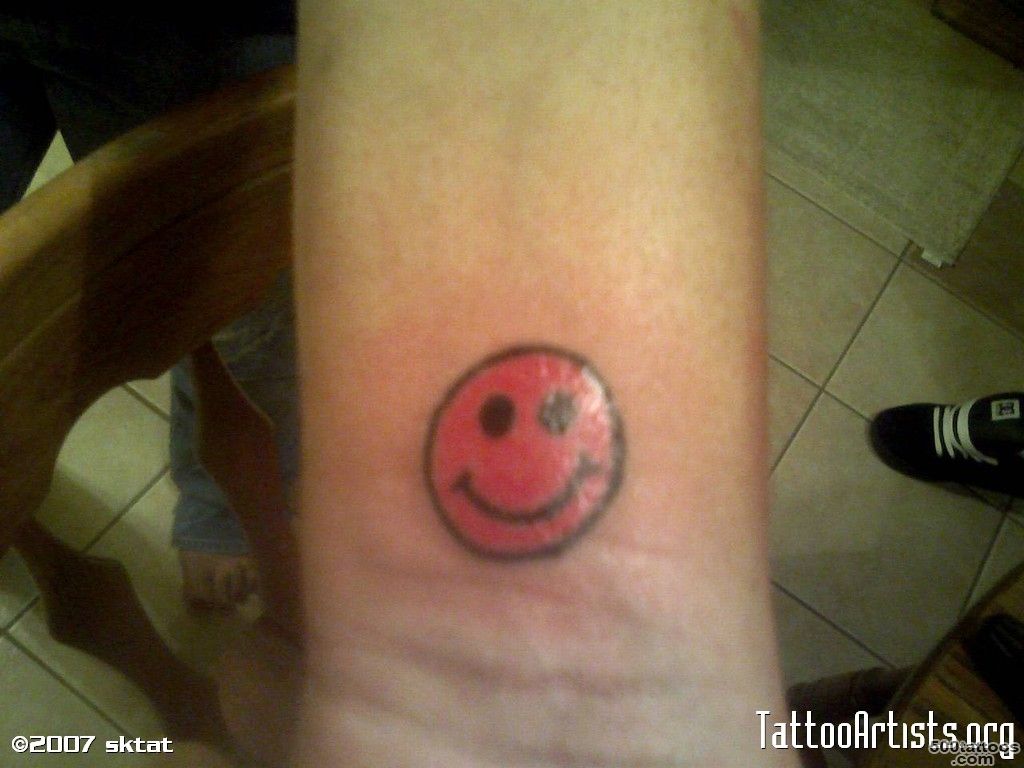 Jaqueda#39s blog Smiley Tattoos ere smiley face_46
