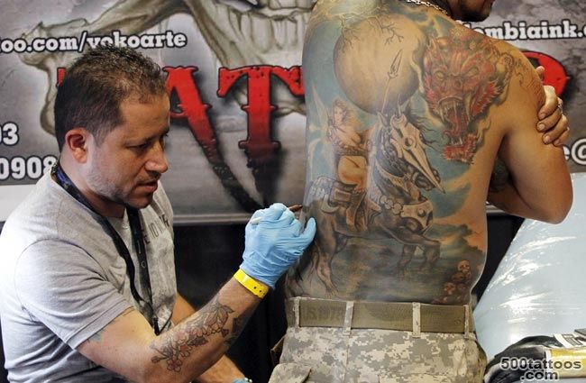 7 scary tattoo addicts. Would you date one of them    Photo5 ..._31