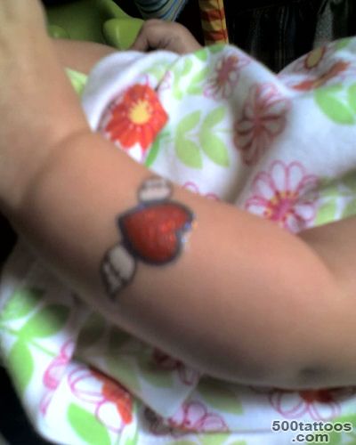 A detailed tattoo age tattoo using minimalist technique on the ankle