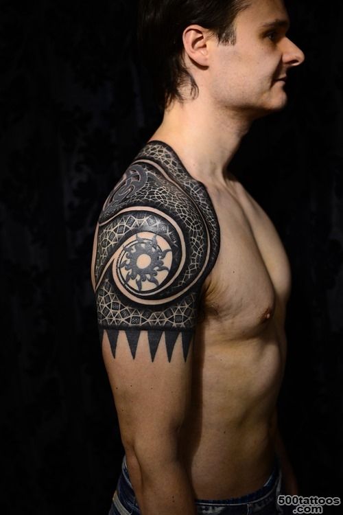 69+ Awesome Shoulder Tattoos_14