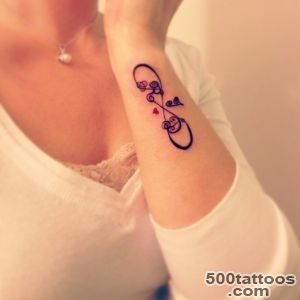 35 Beautiful Wrist Tattoo Ideas_48
