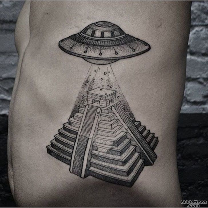 28+ Simple Pyramid Tattoos Pictures And Designs_24