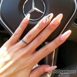15 Lovely Tattoo Engagement Rings That Will Make You Forget About _26