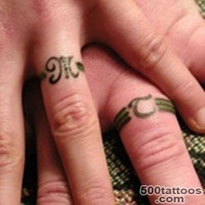 43 Awesome Wedding Ring Tattoos   Weddingomania_9
