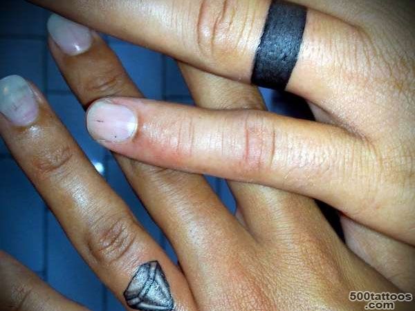 30 Glamorous Wedding Ring Tattoos   SloDive_29