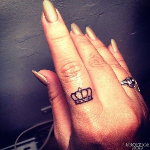 30 Awesome Finger Tattoos That Will Subtly Add Creativity To Your Life_6
